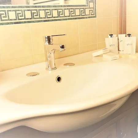 With One Bedroom In With Wonderful Mountain View Enclosed Garden And Wifi 28 Km From The Beach Apartment *